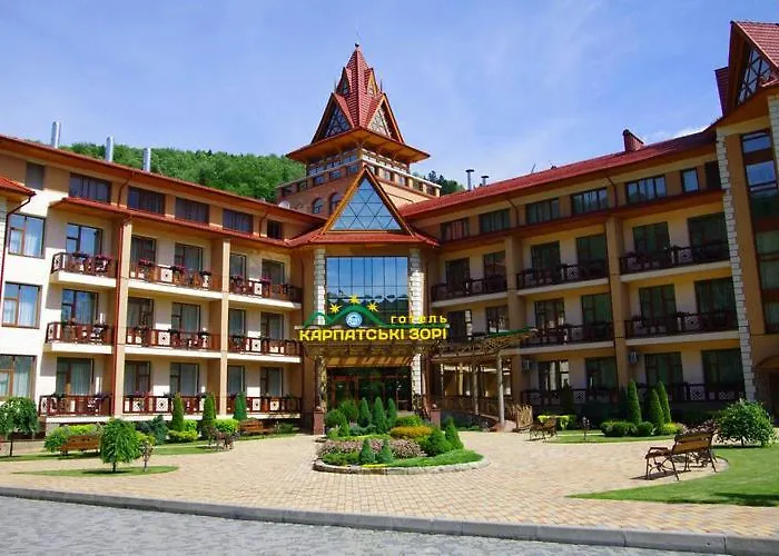 Карпатські Зорі SPAhotelГотель