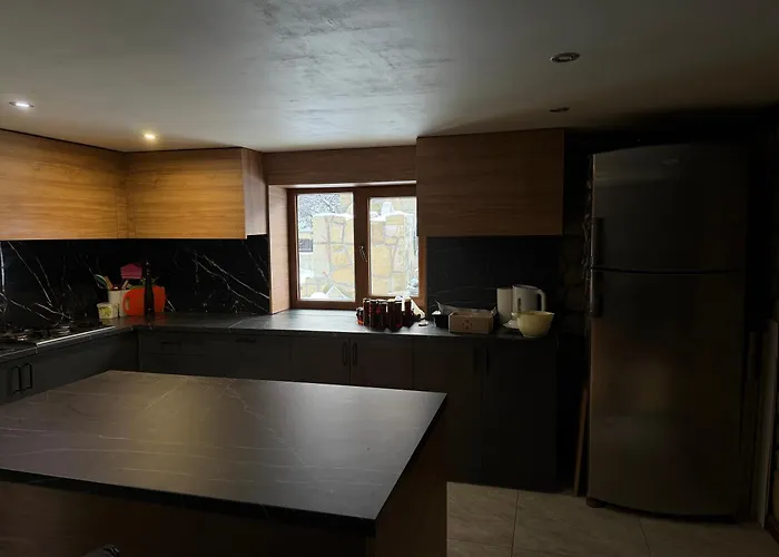 Садиба Червона калина Private estate Chervona Kalyna Яремче